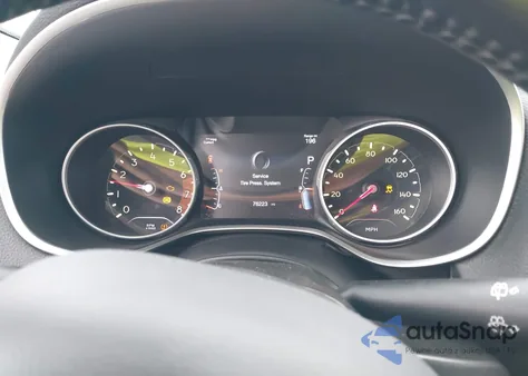 2018 Jeep Compass Altitude 4X4 z USA, uszkodzony, nr VIN 3C4NJDBBXJT325638